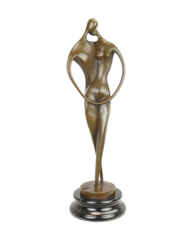 Bronzen beeld kussend koppel