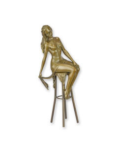 Bronzen dame op stoel beeld