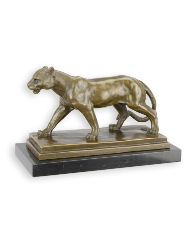 Beeld van brons van een leeuwin type 2