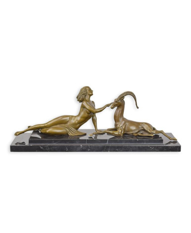 Bronzen amazone met antilope beeld