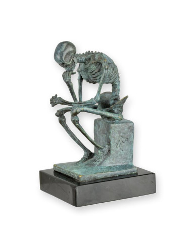 Bronzen groene skelet denker beeld