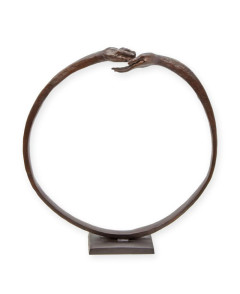 Bronzen beeld ontvangende en gevende hand