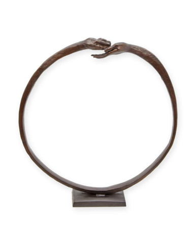 Bronzen beeld ontvangende en gevende hand Bronzen beeld ontvangende en gevende hand