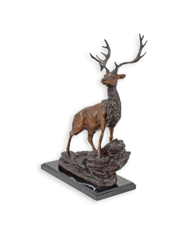 Een bronzen beeld van een hert op een marmeren voet type 4