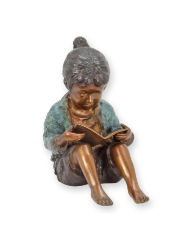 Bronzen meisje leest boek beeld