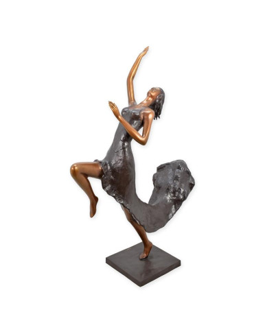 Bronzen beeld dansende geklede dame