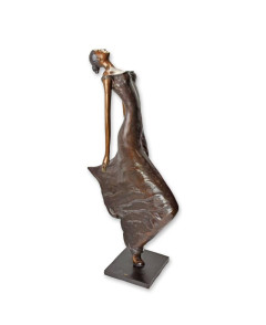 Modern bronzen beeld vrouw in jurk