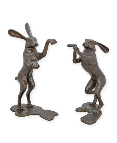 Bronzen boksende hazen beeld type 1 Bronzen boksende hazen beeld type 1