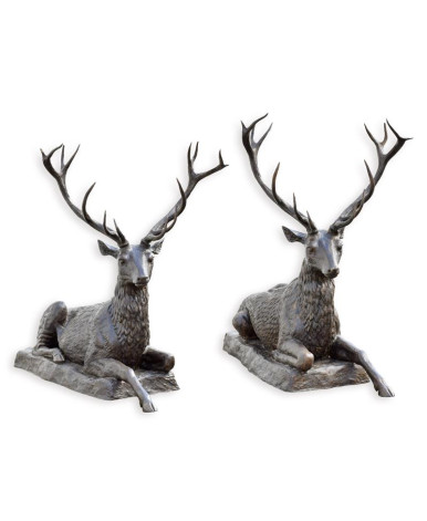 Bronzen liggende herten beeld Bronzen liggende herten beeld