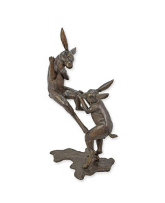 Bronzen boksende hazen beeld type 2