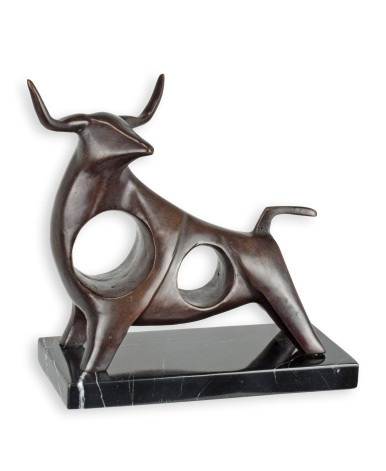 Bronzen beeld van een staande stier op een marmeren voet type 2